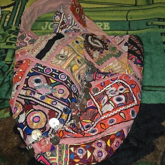 Tylie Malibu Patchwork Xl Bohemian Tote - Picture 4 of 10